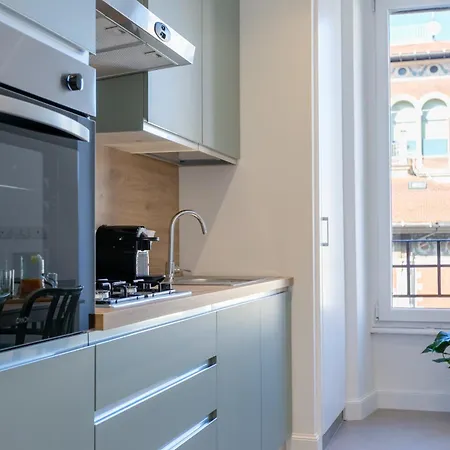 Elegance And Style Near St Peter's *