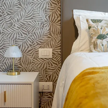 Elegance And Style In The Heart Of * Rom