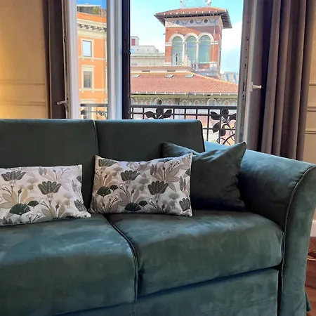 Apartment Elegance And Style In The Heart Of