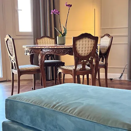 Elegance And Style In The Heart Of * Rom