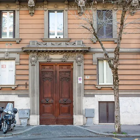 Elegance And Style In The Heart Of Rome