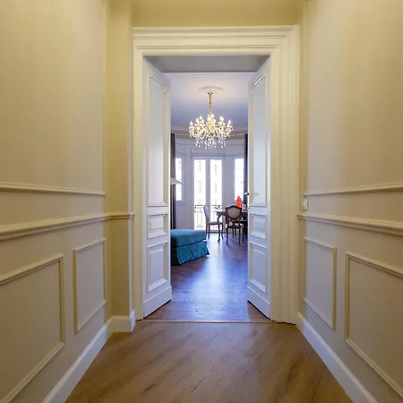 Apartment Elegance And Style In The Heart Of