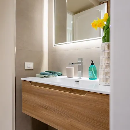 Apartment Elegance And Style In The Heart Of